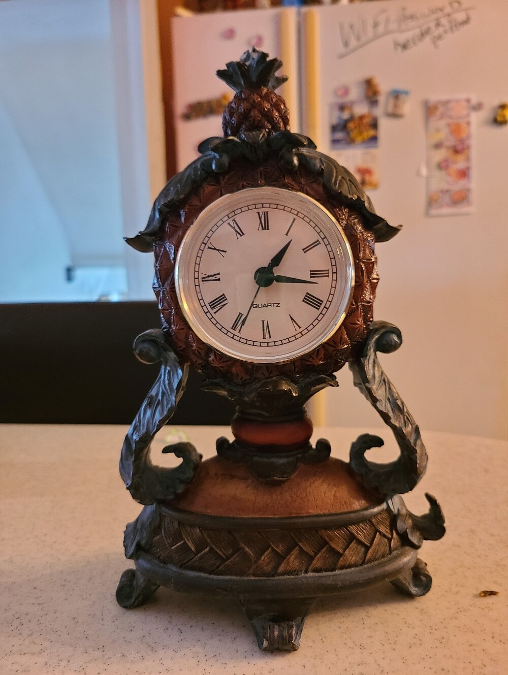 Classic Pineapple Table Clock – Brown